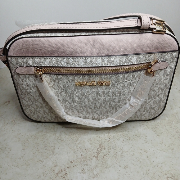 Authentic Michael Kors Pink and Cream Crossbody Bag - Picture 7 of 8